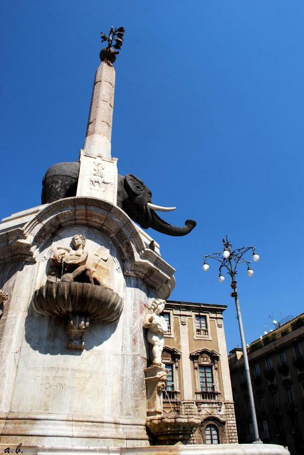 Apartment For 2 In Catania, B&B Le Voci Del Mercato מראה חיצוני תמונה